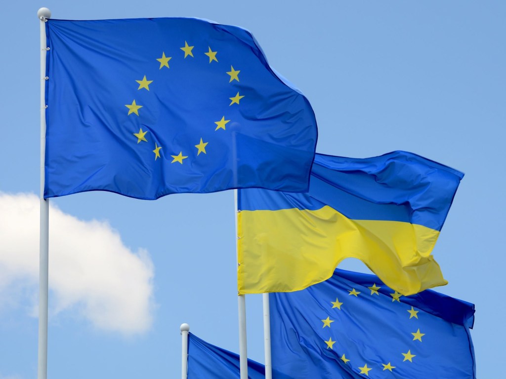 ЄС розглядає скасування всіх мит і квот на експорт з України – Bloomberg
